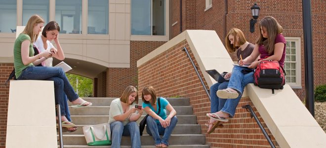 DePaul University Allows Young Freshmen to Reside in Off-Campus Housing